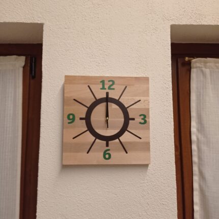 orologio da partete in legno